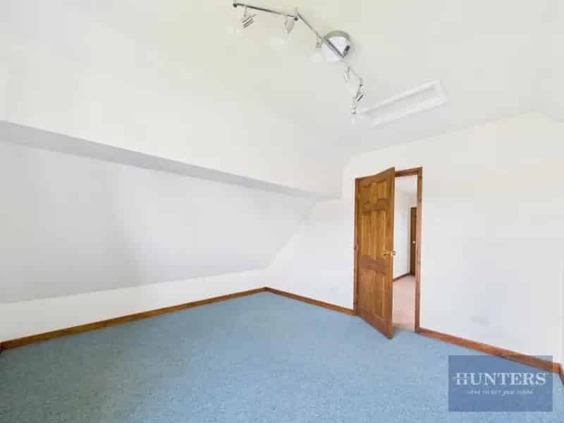 5 Bed Detached House For Sale With Annex
