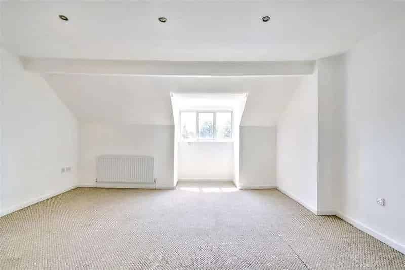 2 Bed House Shop Unit with Duplex Flat and Large Land Area