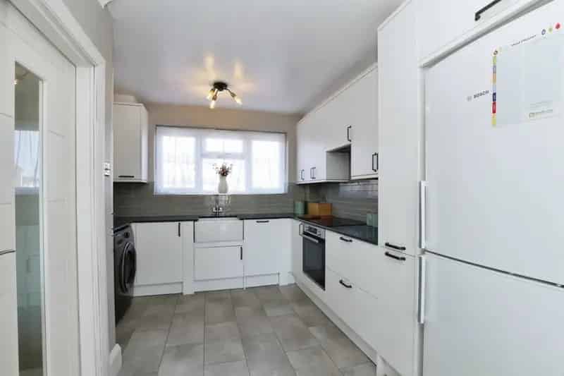 Three Bedroom Mid Terrace House Whissendine
