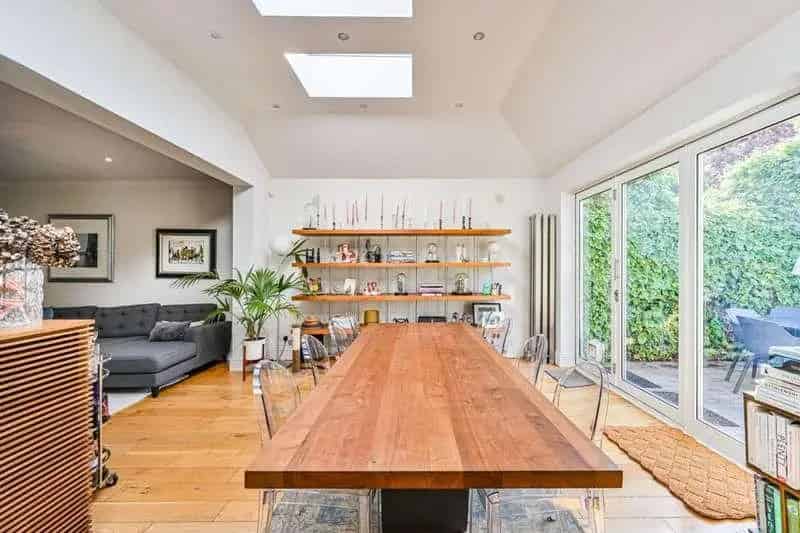 4 bed house for sale