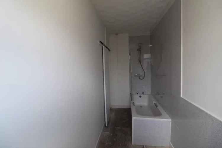 2 Bedroom House To Let - Modern Amenities and Enclosed Garden