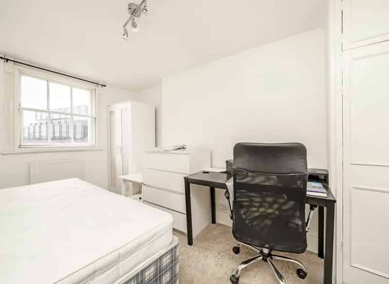 Flat For Sale , Belgrave Road, London, England