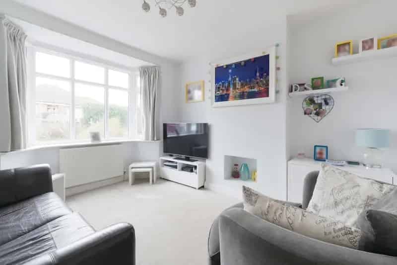 3 Bed Freehold House with Modern Kitchen Diner and Garage