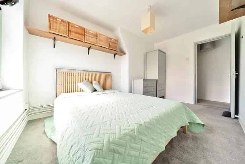 Bright 2-Bedroom Flat in SE11 Near Kennington and Vauxhall