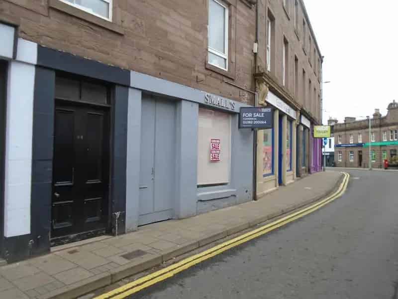Ground Floor Retail Unit with Staff Facilities and Storage