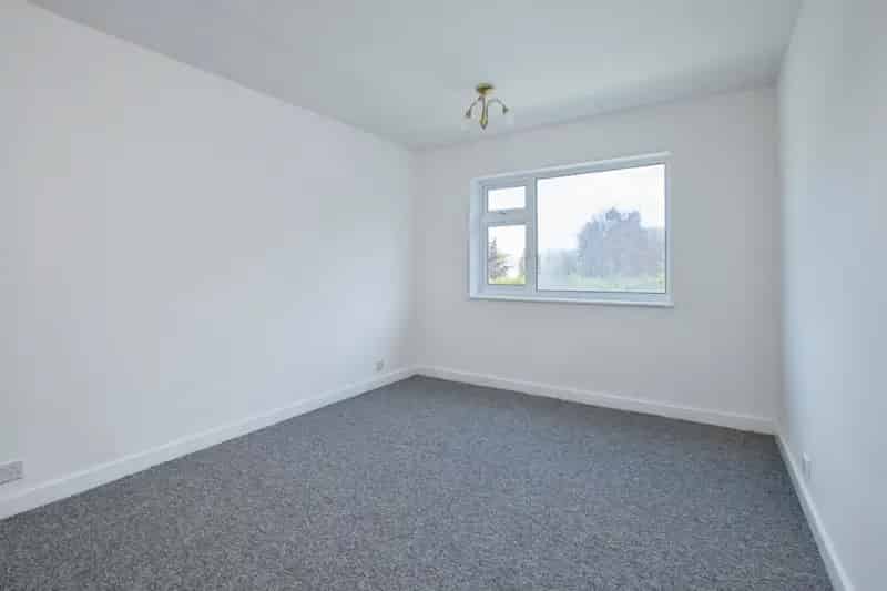Two Double Bedroom Apartment Near Westbourne Village Bournemouth