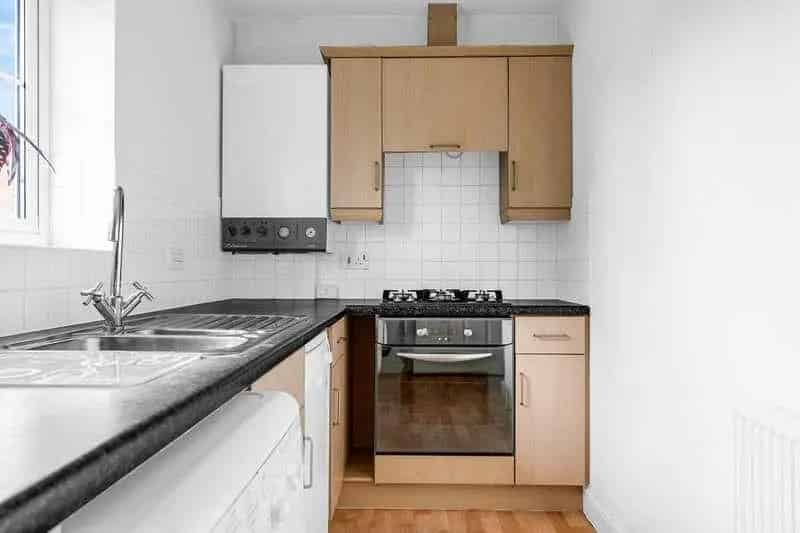 2 Bed Flat for Sale in Hertford - Chain Free