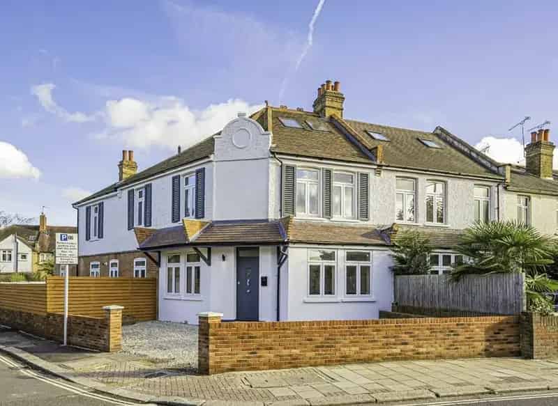 4-5 Bedroom Family Home with Off-Street Parking