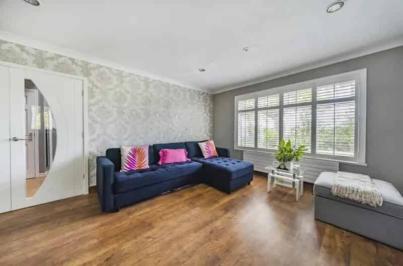 3 Bedroom Detached House For Sale Tinshill Road Cookridge