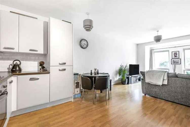 2 bed flat for sale