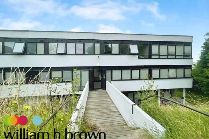 Modern Studio Apartment Colchester - Available Late July