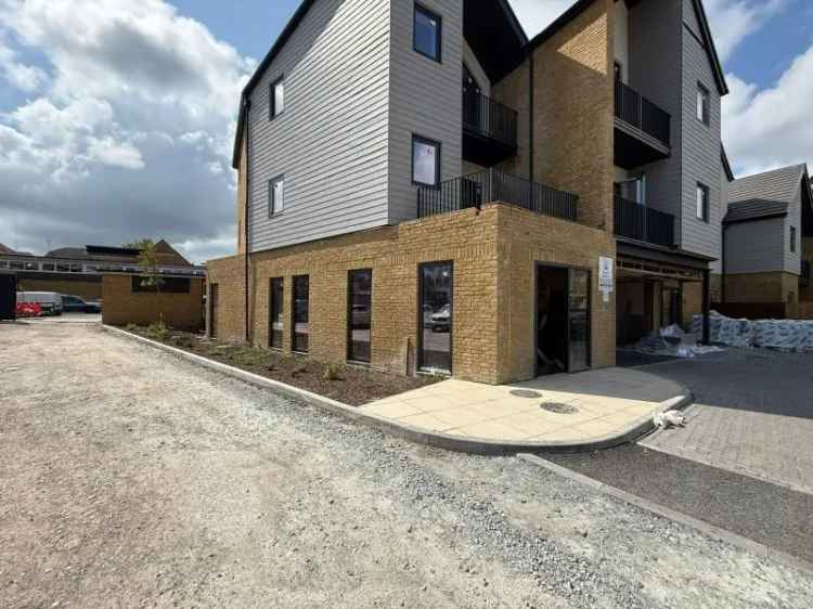 Rayleigh Town Centre Modern Ground Floor Unit 2 Parking Spaces