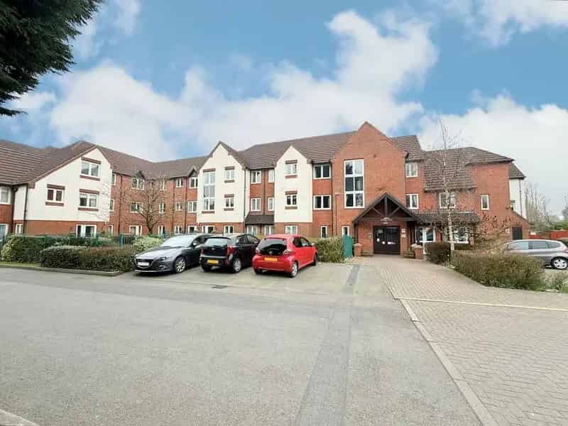 1 Bedroom Ground Floor Flat for Sale