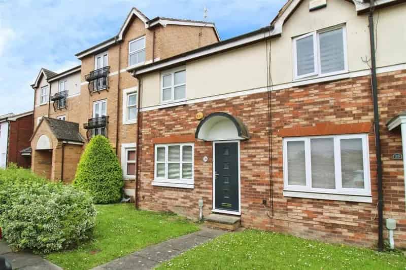3 Bedroom End of Terrace House For Sale
