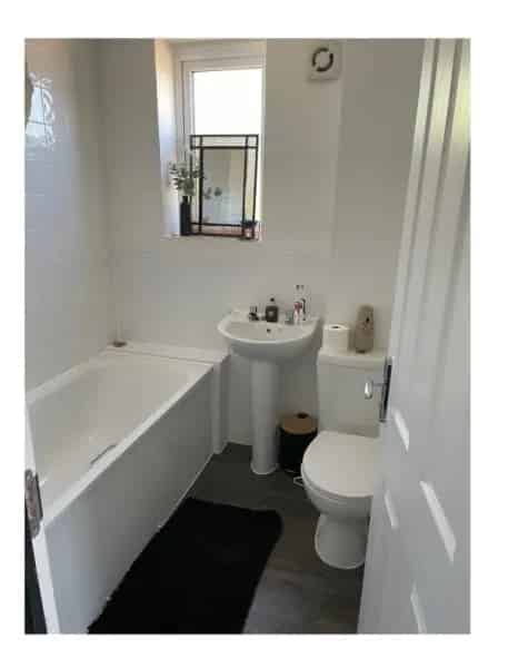 Large 2 Bed Semi-Detached House in Quiet Estate