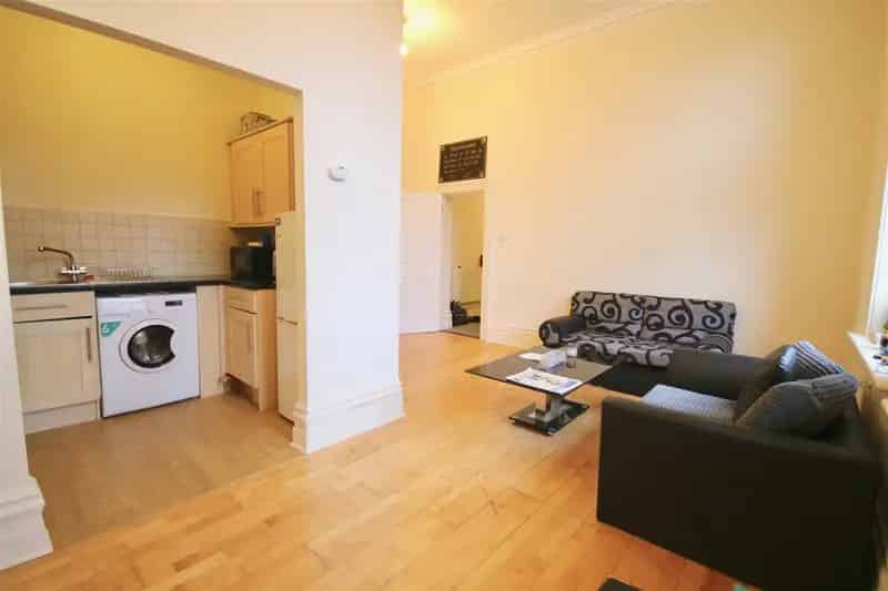 2 Bedroom Student Apartment Near Portsmouth University