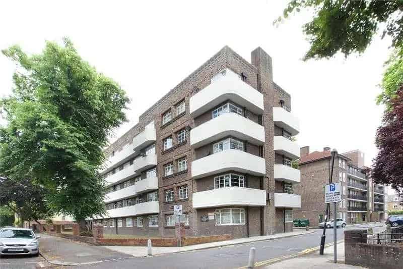 1 Bed Flat for Sale in Clapham - Chain Free
