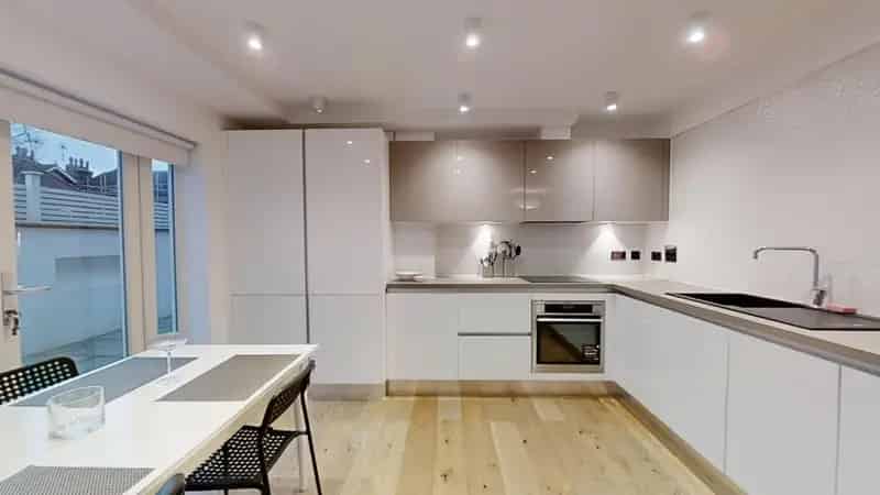3 Bedroom Flat to Rent in Brighton