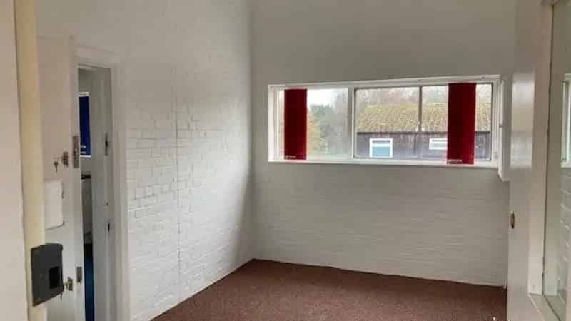 First Floor Unit Near Birch Hill Shopping Centre