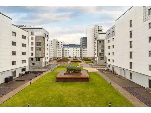 2 Bedroom Flat for Sale in Newhaven Waterfront