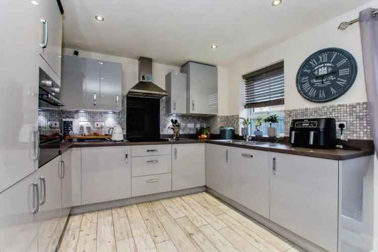 4 Bedroom Family Home with Ensuite and Jack & Jill Ensuite