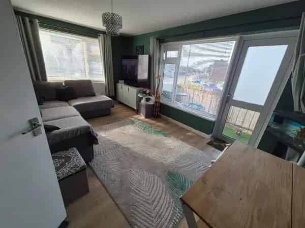 Double Bedroom House with Garden Pet-Friendly