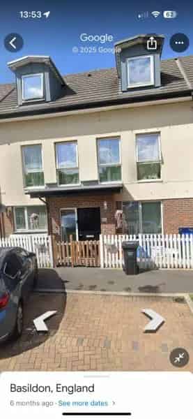 Huge Townhouse with Multiple Bathrooms and Outhouse