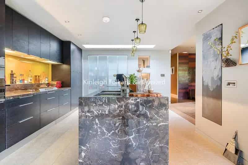 Four Bedroom Contemporary Family Home