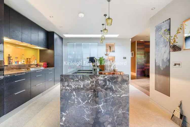 Four Bedroom Contemporary Family Home