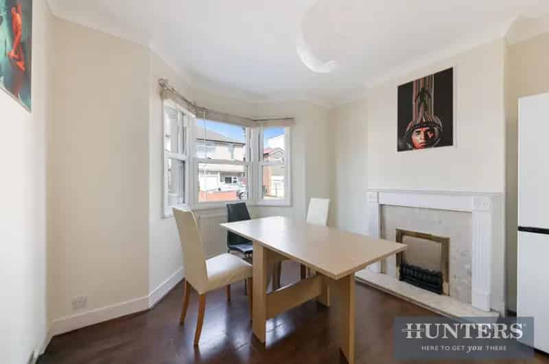 2 Bedroom House for Sale Worcester Park