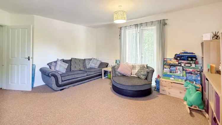 2 Bedroom Flat for Sale near Amenities