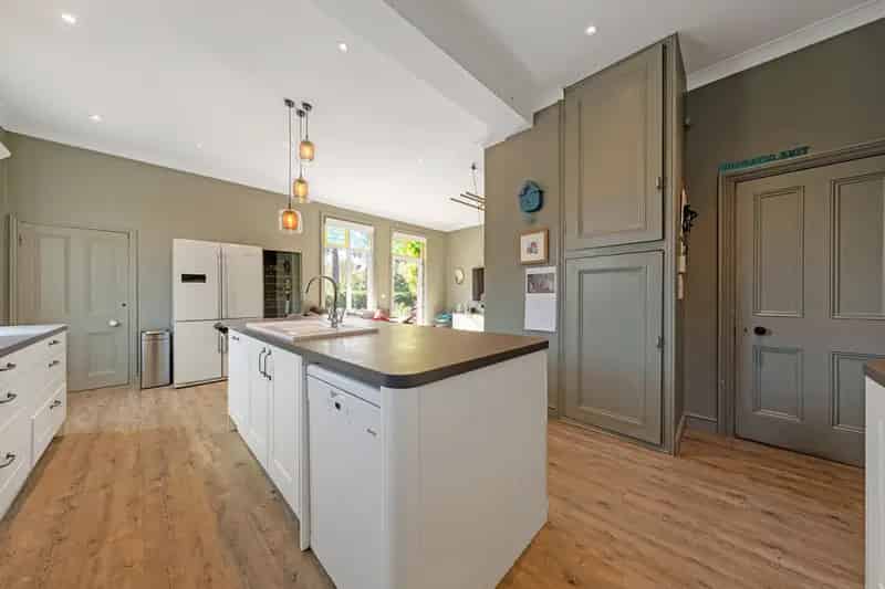 Detached House for sale with 7 bedrooms, Park Avenue, Bedford