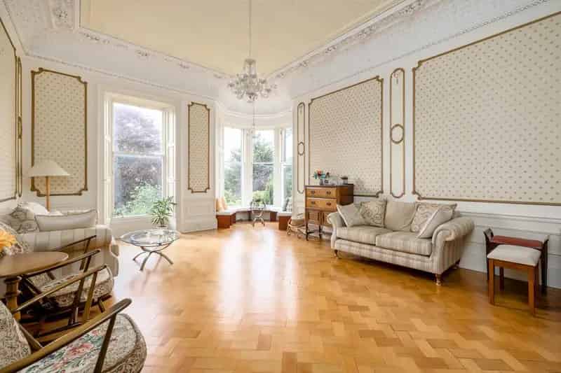 4 Bedroom Victorian Flat for Sale in Merchiston Edinburgh