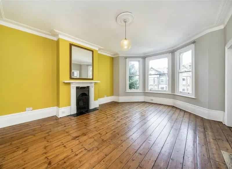 Victorian Flat Brockley 3 Beds 889 Sq Ft No Onward Chain