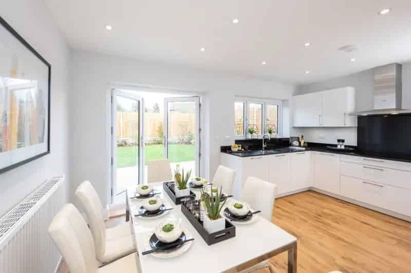 3 Bedroom Link Detached Home with Garage