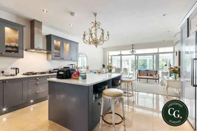 5 Bedroom Semi-Detached House for Sale in London SW15