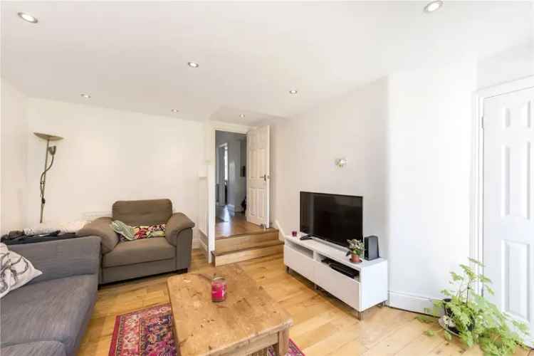 3 bedroom flat/apartment in London