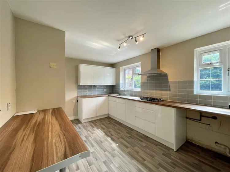 4 Bedroom Detached House To Let Solihull