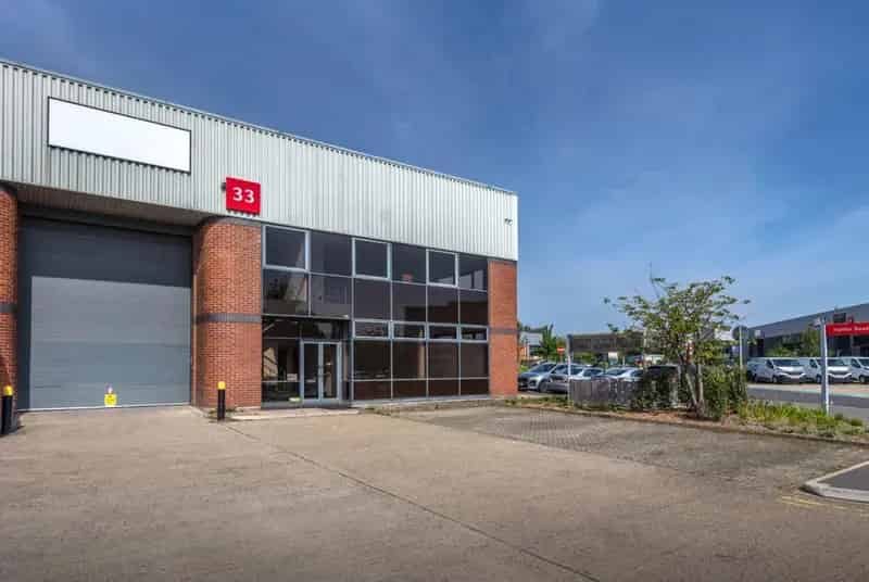 Warehouse Unit Greenford Central 3245 sq ft To Be Refurbished