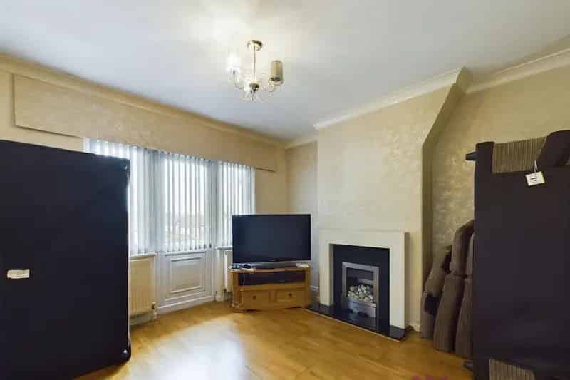 Spacious Two Bedroom Apartment Near Wigan Town Centre
