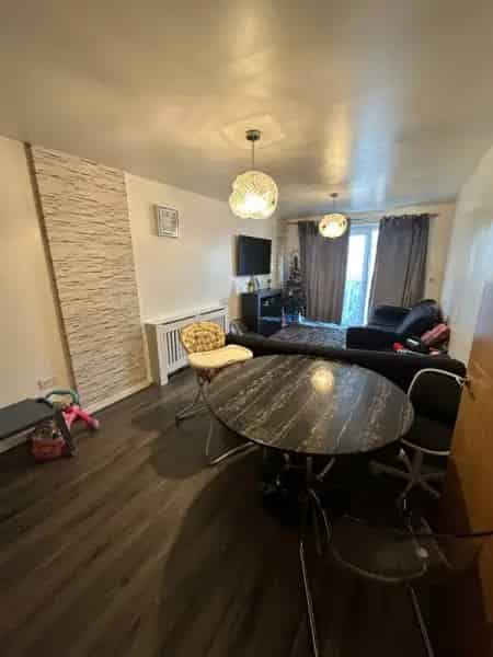 2-Bedroom Flat Barking Riverside Private Parking Lift Access