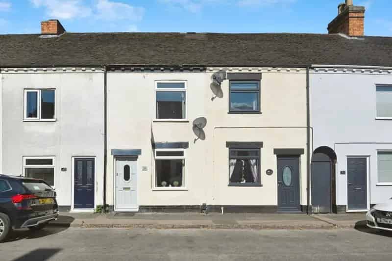 2 Bedroom House For Sale in Glascote Tamworth