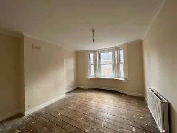 2 Bed Flat East Street Market Renovation