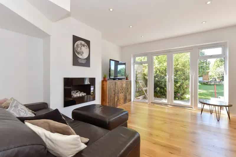 3 Bedroom Semi-Detached House for Sale near Billericay Station
