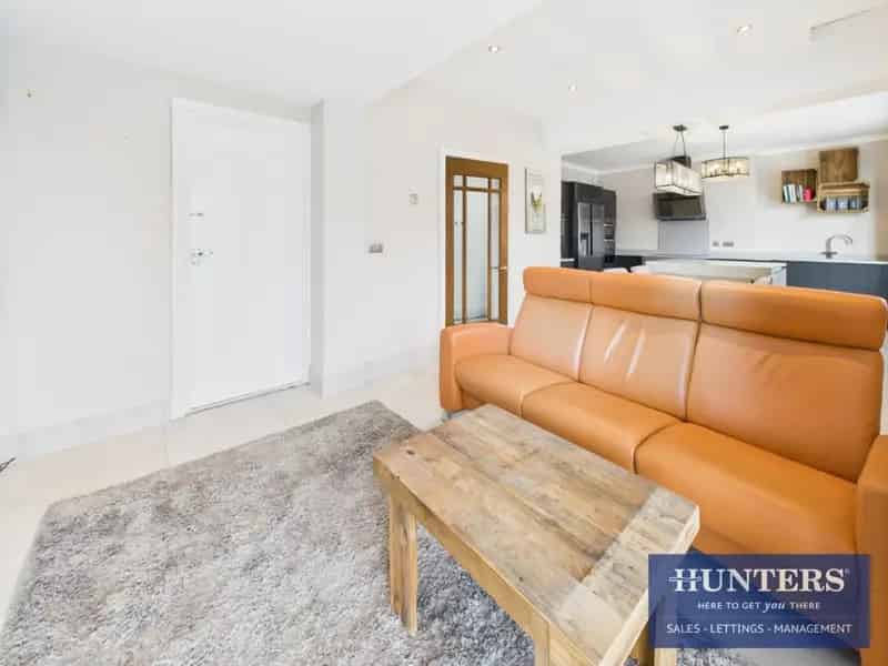 3 bedroom House
 To Let 
Total Size: 1211 SQ FT