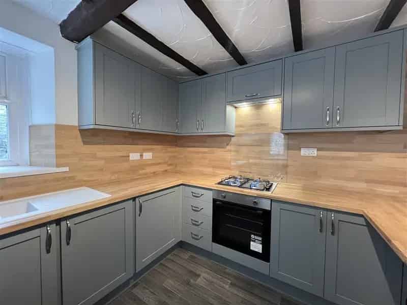 4 Bedroom End of Terrace House Available Now