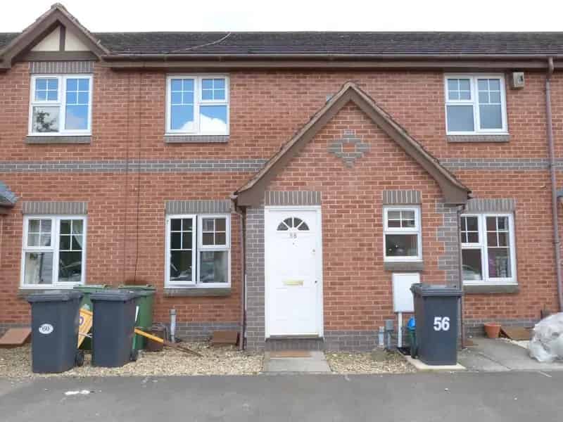 2 Bedroom Terraced House To Rent