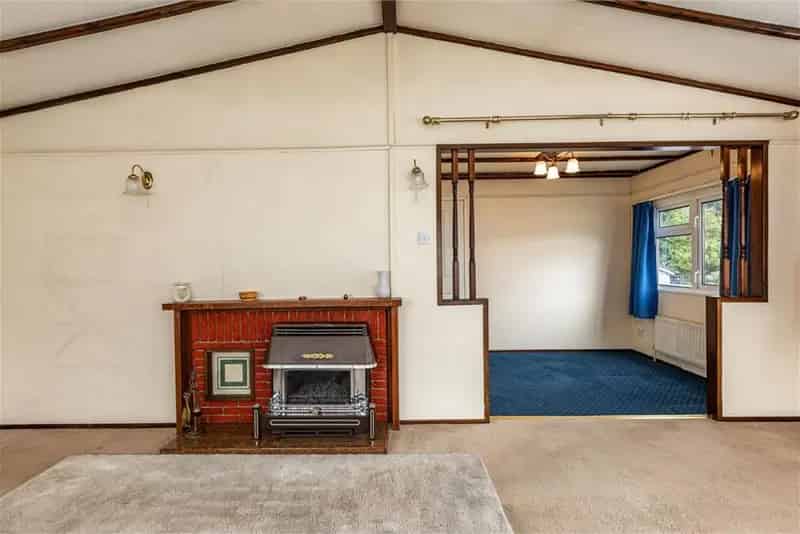 2 Bed Park Home Kelso Retirement Village Garden Garage Driveway