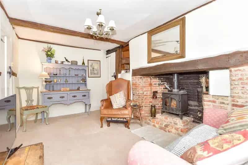 2 Bedroom Semi-Detached House for Sale Old Clanfield