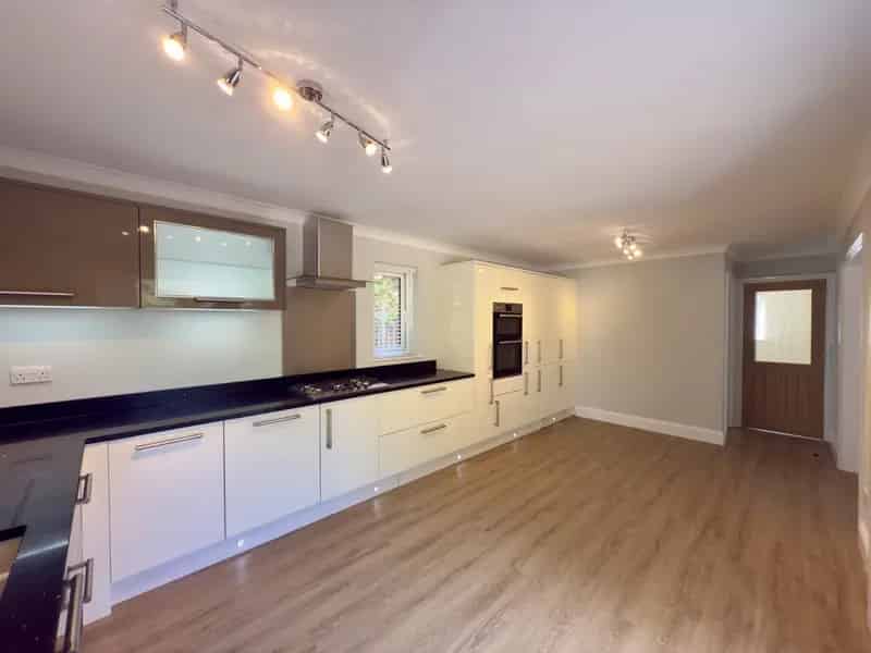 4 Bedroom Detached House Ashley Heath